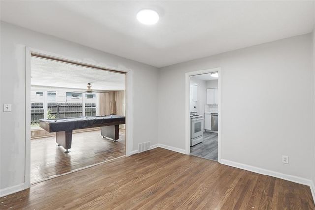 1216 Meadow Lake Parkway, Kansas City, MO 64114