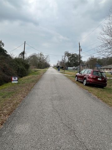 0 Pin Oak Drive, Highlands, TX 77562