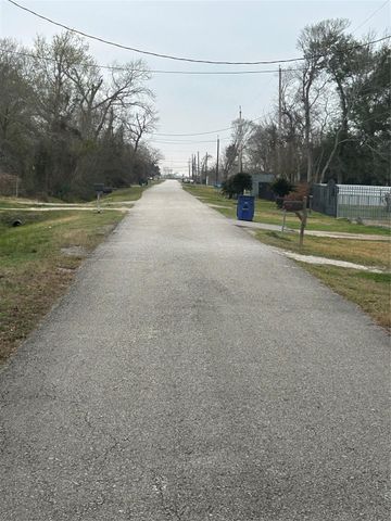 0 Pin Oak Drive, Highlands, TX 77562