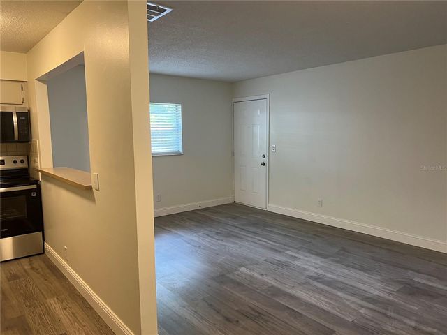 4916 16TH STREET, Zephyrhills, FL 33542