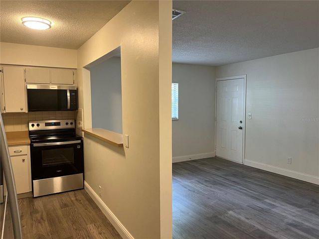 4916 16TH STREET, Zephyrhills, FL 33542