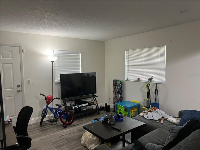 4916 16TH STREET, Zephyrhills, FL 33542