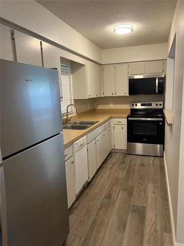 4916 16TH STREET, Zephyrhills, FL 33542