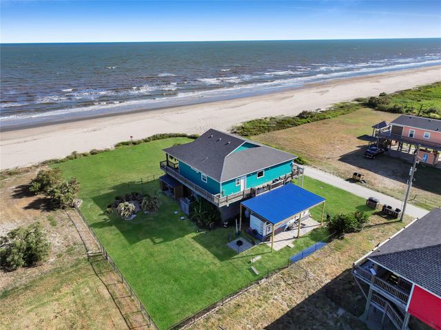 986 Dolly Street, Gilchrist, TX 77617