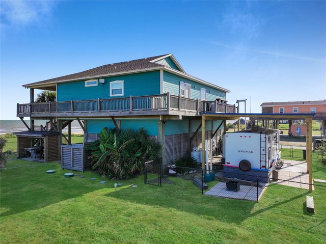 986 Dolly Street, Gilchrist, TX 77617