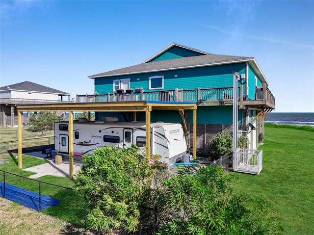 986 Dolly Street, Gilchrist, TX 77617