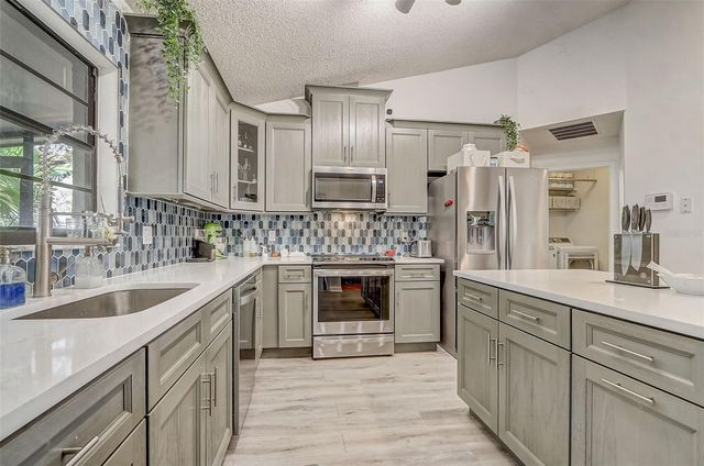 10400 HUNTERS TRAIL COURT, Orlando, FL 32817