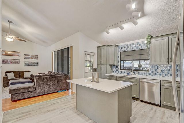 10400 HUNTERS TRAIL COURT, Orlando, FL 32817