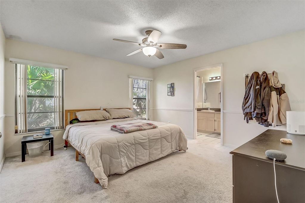 Image 13 of property listing at 10400 HUNTERS TRAIL COURT, Orlando, FL 32817