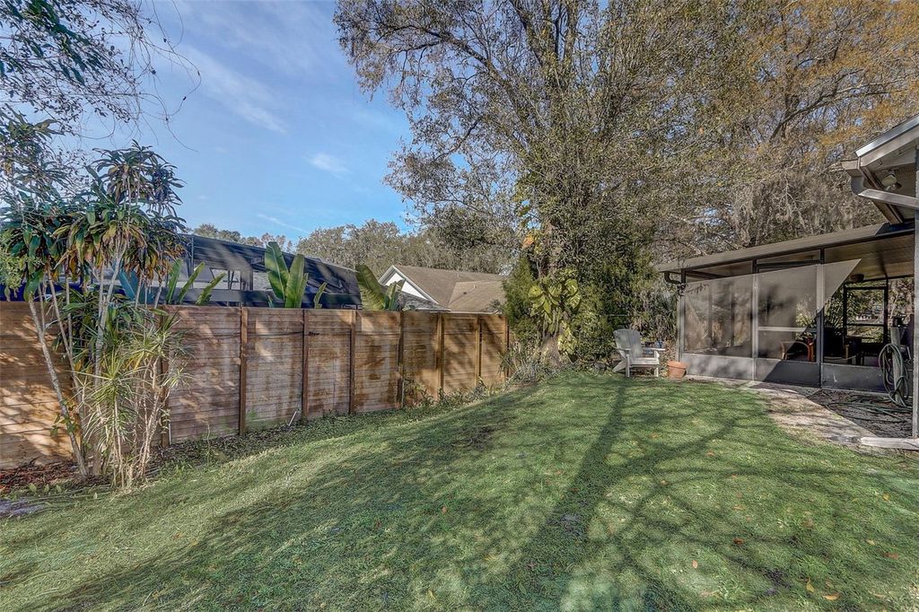 Image 24 of property listing at 10400 HUNTERS TRAIL COURT, Orlando, FL 32817