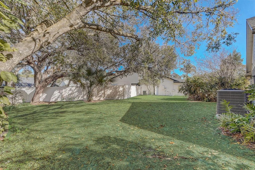 Image 26 of property listing at 10400 HUNTERS TRAIL COURT, Orlando, FL 32817