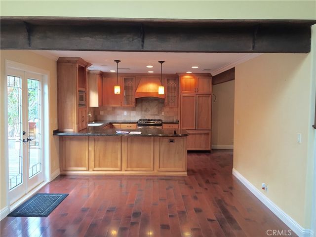 990 Trabuco, Costa Mesa, CA 92627