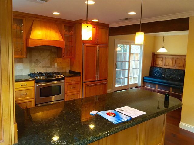 990 Trabuco, Costa Mesa, CA 92627