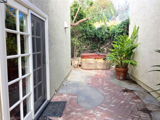 990 Trabuco, Costa Mesa, CA 92627