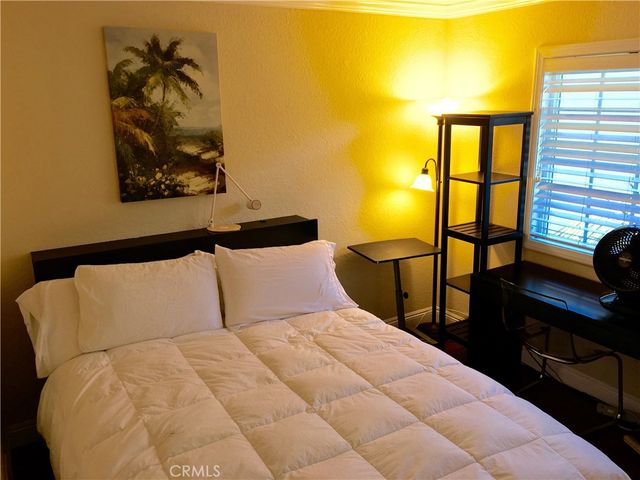 990 Trabuco, Costa Mesa, CA 92627