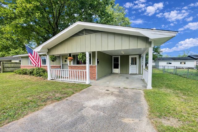 202 Robin Dr., Petal, MS 39465