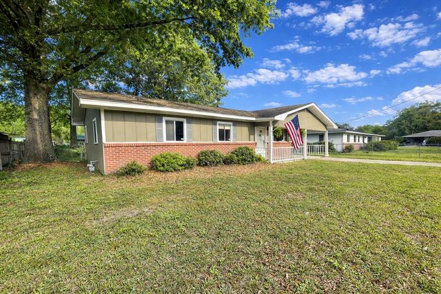 202 Robin Dr., Petal, MS 39465