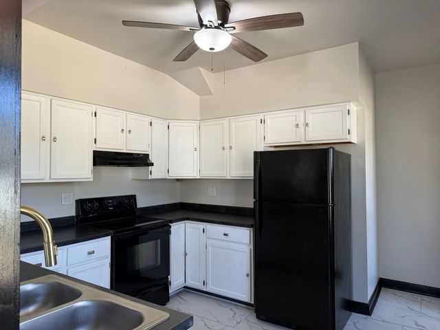 1024 Peoria Street, Peru, IL 61354