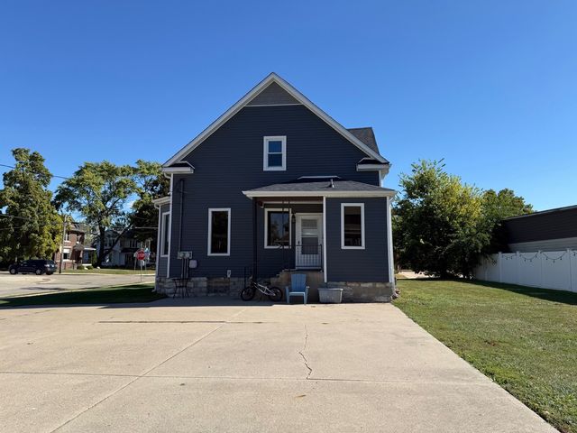 1024 Peoria Street, Peru, IL 61354