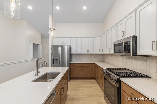 2831 W Cobblestone Court 14, Kentwood, MI 49512