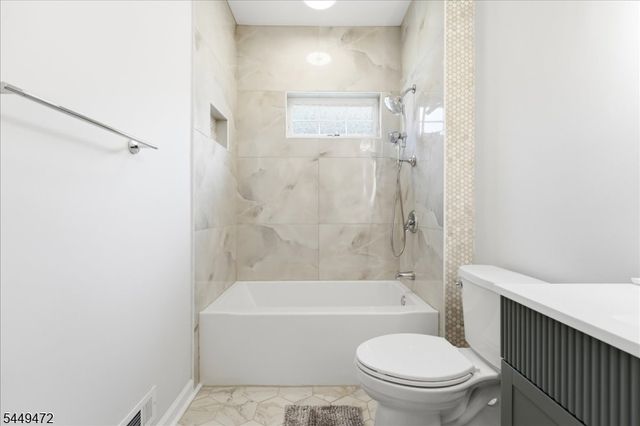 32 Gabriella Cir, Manchester Twp., NJ 08759