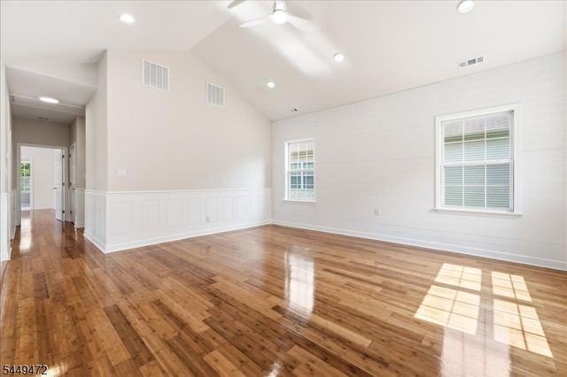 32 Gabriella Cir, Manchester Twp., NJ 08759