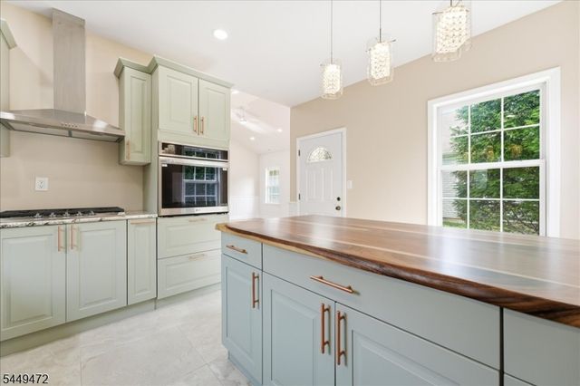 32 Gabriella Cir, Manchester Twp., NJ 08759
