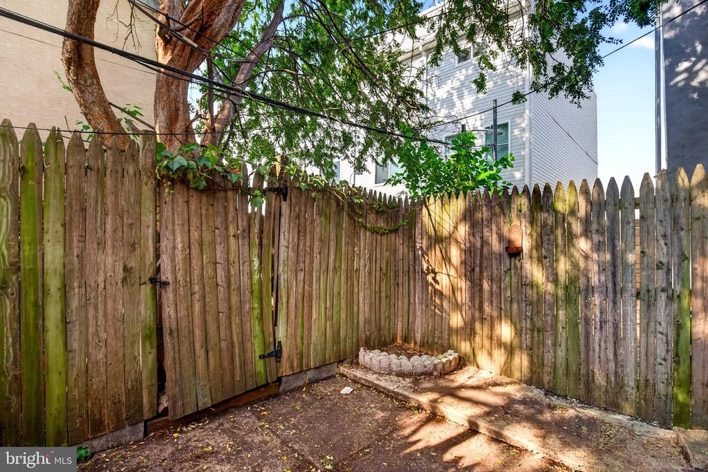 2324 ALMOND ST, PHILADELPHIA, PA 19125 — photo 5