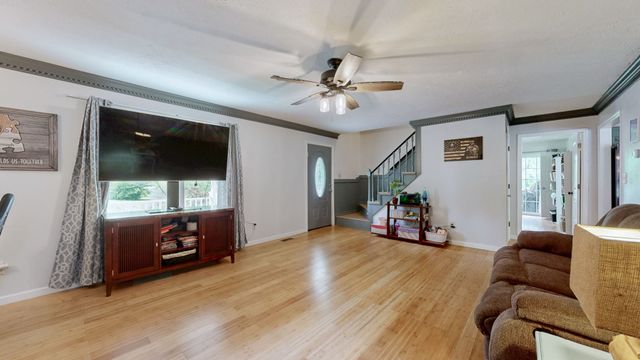 4648 31 Hwy, W, Cottontown, TN 37048