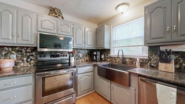 4648 31 Hwy, W, Cottontown, TN 37048
