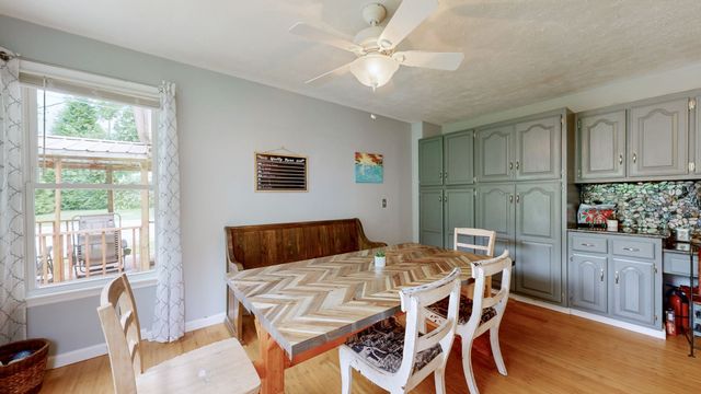 4648 31 Hwy, W, Cottontown, TN 37048