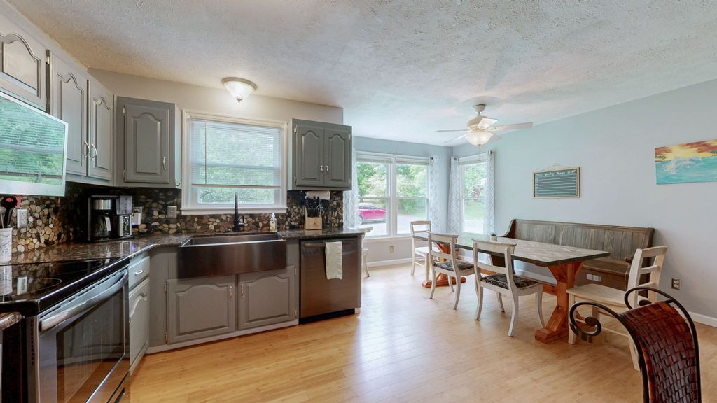 4648 31 Hwy, W, Cottontown, TN 37048