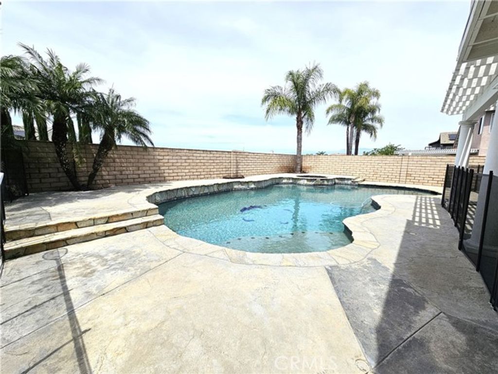 2938 S Buena Vista, Corona, CA 92882