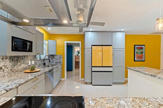 2700 DESOTO WAY S, St Petersburg, FL 33712