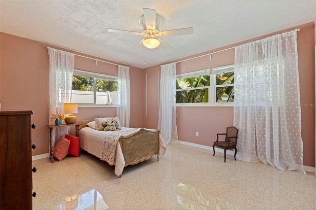2700 DESOTO WAY S, St Petersburg, FL 33712