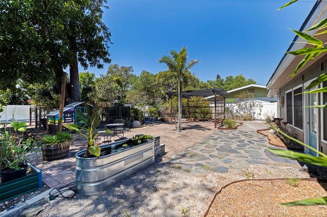 2700 DESOTO WAY S, St Petersburg, FL 33712