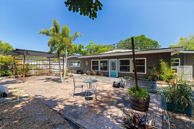 2700 DESOTO WAY S, St Petersburg, FL 33712