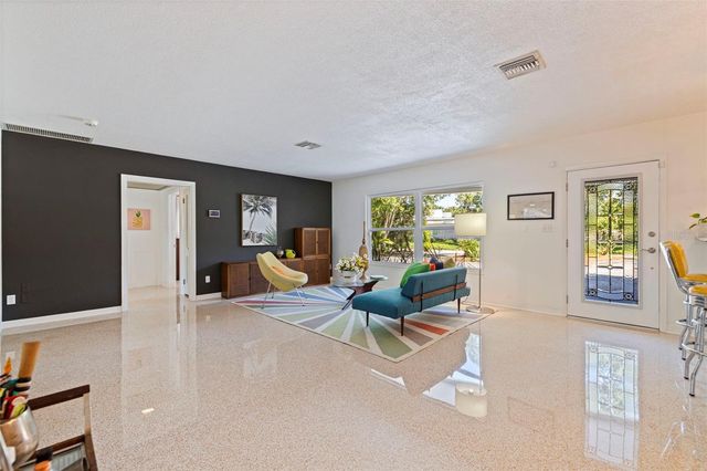2700 DESOTO WAY S, St Petersburg, FL 33712