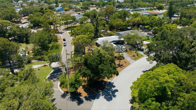 2700 DESOTO WAY S, St Petersburg, FL 33712