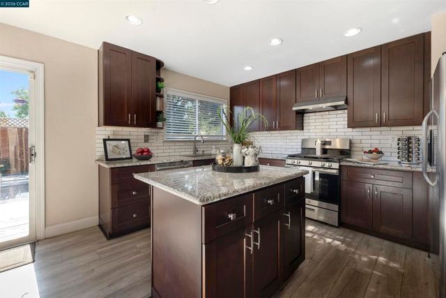 3611 Sunview Ct, Concord, CA 94520