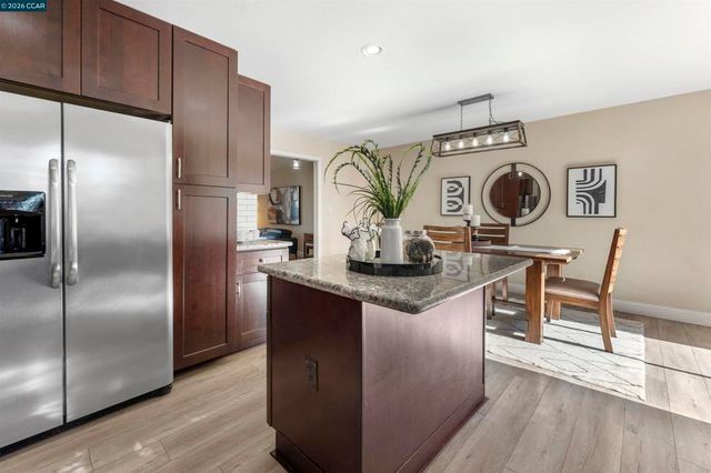 3611 Sunview Ct, Concord, CA 94520