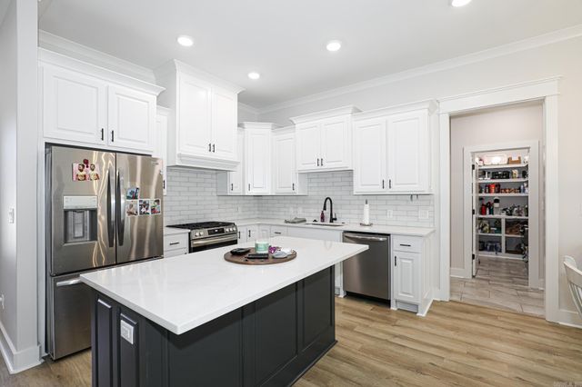 166 Roman Heights Avenue, Bryant, AR 72002