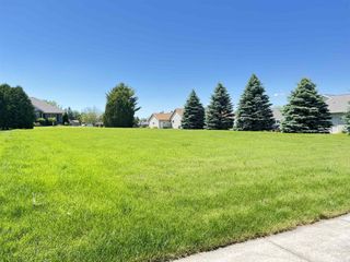 LISA LANE, New Holstein, WI 53061