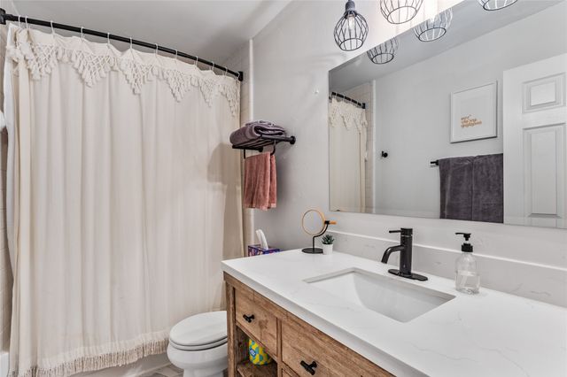 5325 Cambridge Court, Grapevine, TX 76051