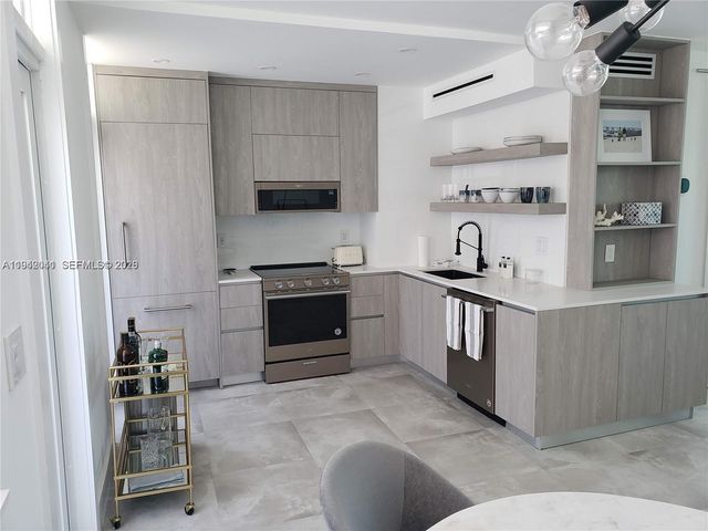 301 Ocean Dr 302, Miami Beach, FL 33139