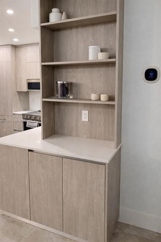 301 Ocean Dr 302, Miami Beach, FL 33139