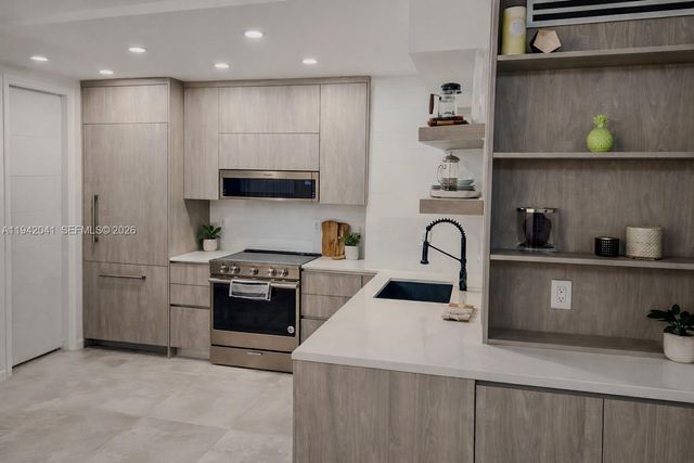 301 Ocean Dr 302, Miami Beach, FL 33139