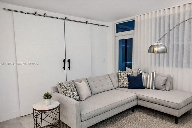 301 Ocean Dr 302, Miami Beach, FL 33139