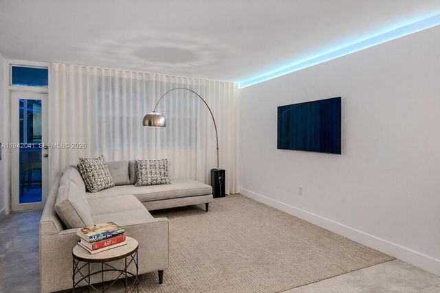 301 Ocean Dr 302, Miami Beach, FL 33139