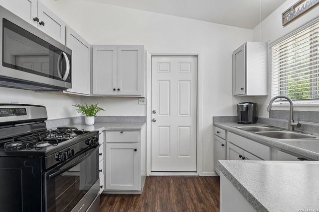 708 COLONY DR, Schertz, TX 78154